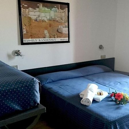 Hotel Grand Meeting Ріміні Екстер'єр фото
